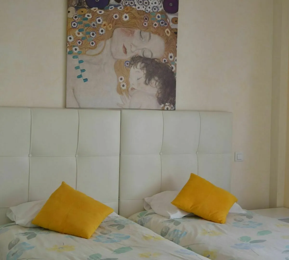 Hof Van Holland Carihuela Torremolinos